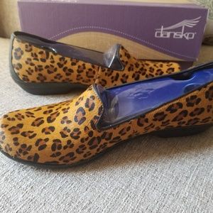 NEW Dansko Olivia Hair Calf Leopard Size 41